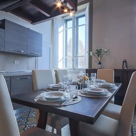 Palace First * Florencja