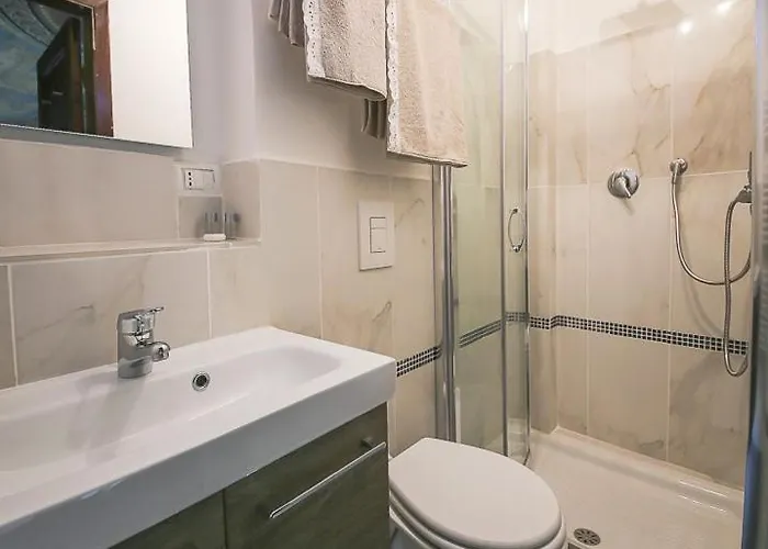 Palace First Apartment *