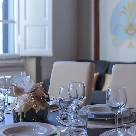 Palace First * Floransa